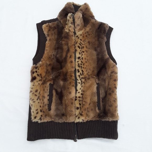 Essentials by Milano Faux fur vest - Picture 1 of 10